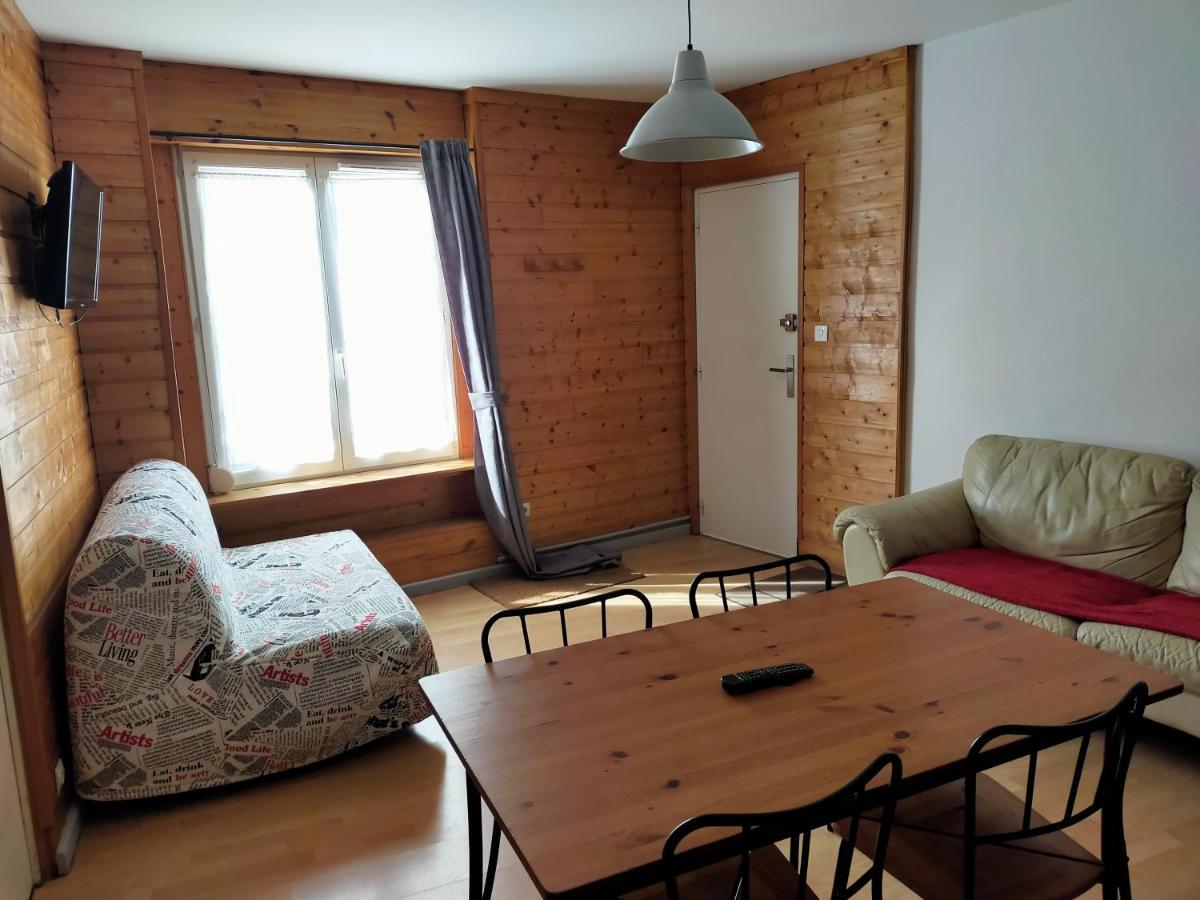 Agreable Appartement De 48 M² En Rdc Ла-Бурбуль Экстерьер фото